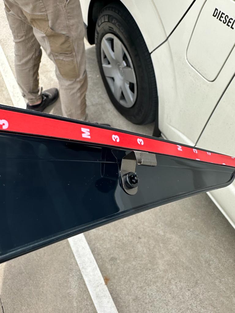 TOYOTA HIACE 2004 - 2018 Window Visors | Weather Shields