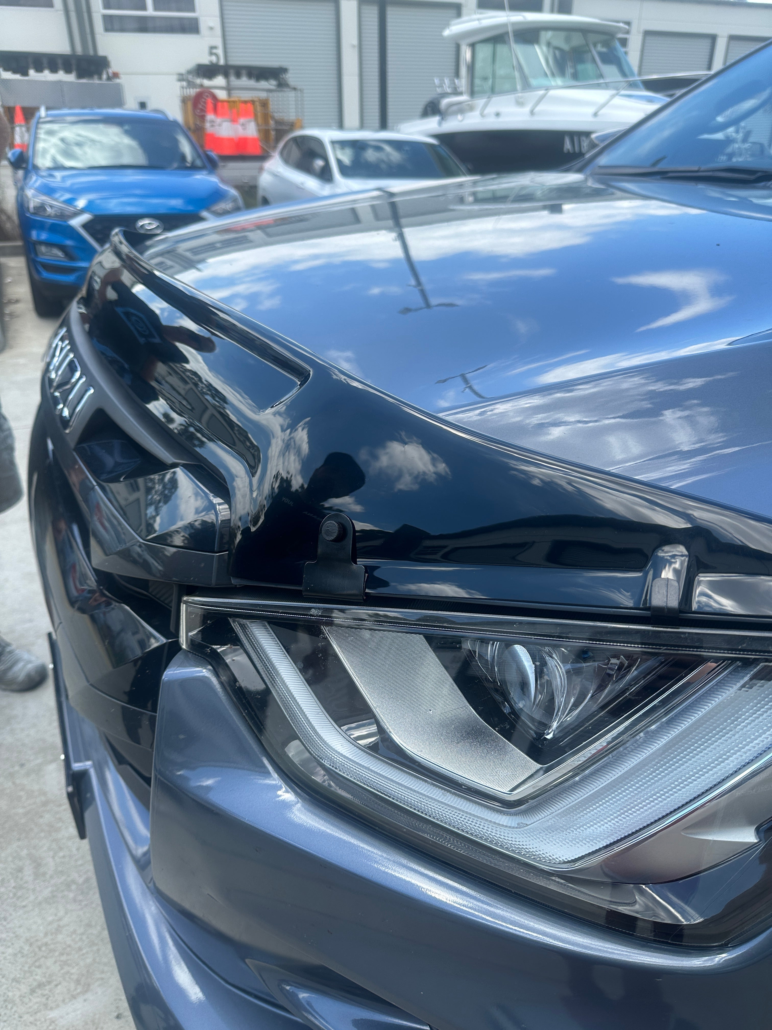 2020+ Isuzu D-MAX Bonnet Shield / Bonnet Protector