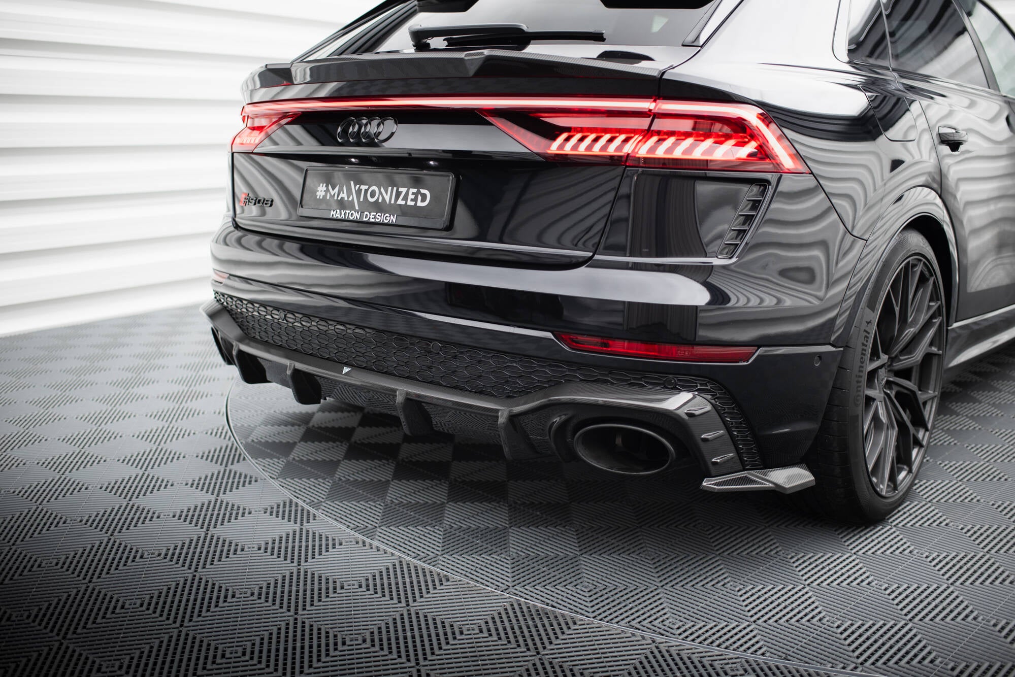 Maxton Carbon Fiber Rear Diffuser Audi RSQ8