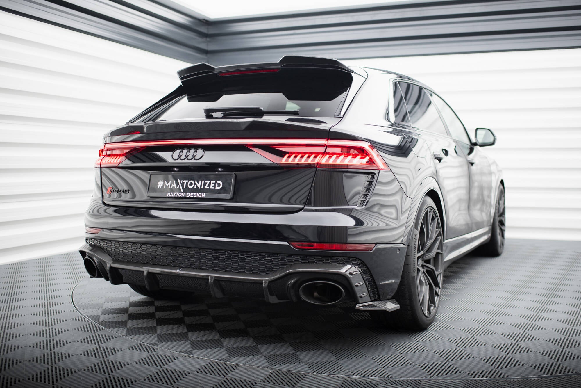 Maxton Carbon Fiber Rear Diffuser Audi RSQ8