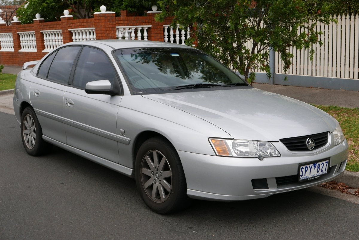 2002–2004 Holden Commodore VY/VZ Bonnet Shield / Bonnet Protector