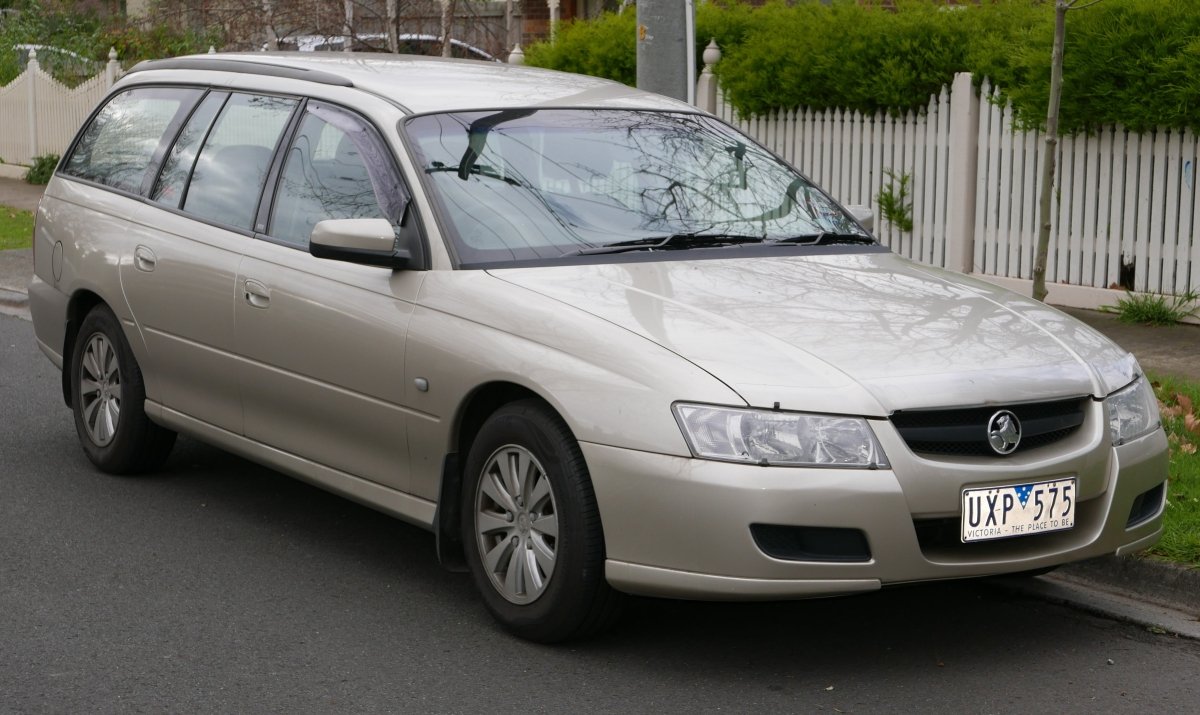2002–2004 Holden Commodore VY/VZ Bonnet Shield / Bonnet Protector