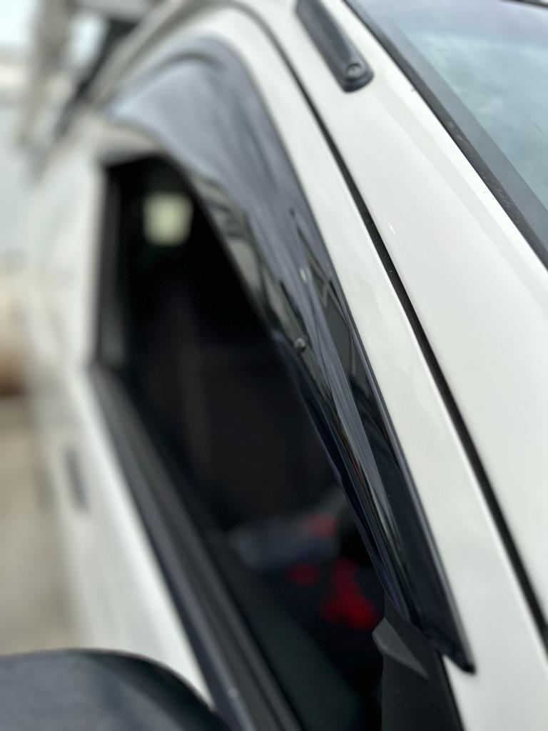 TOYOTA HIACE 2004 - 2018 Window Visors | Weather Shields