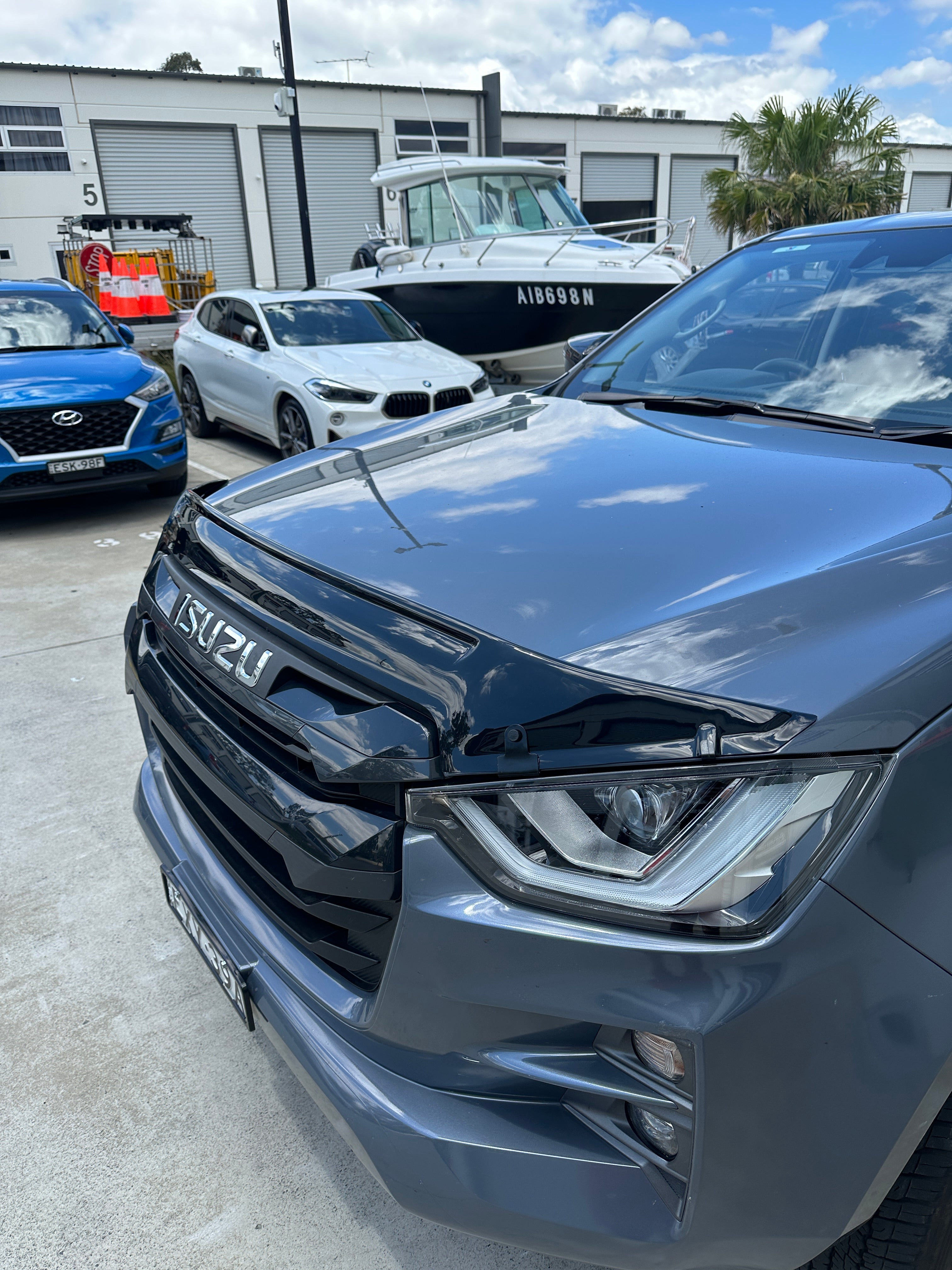 2020+ Isuzu D-MAX Bonnet Shield / Bonnet Protector