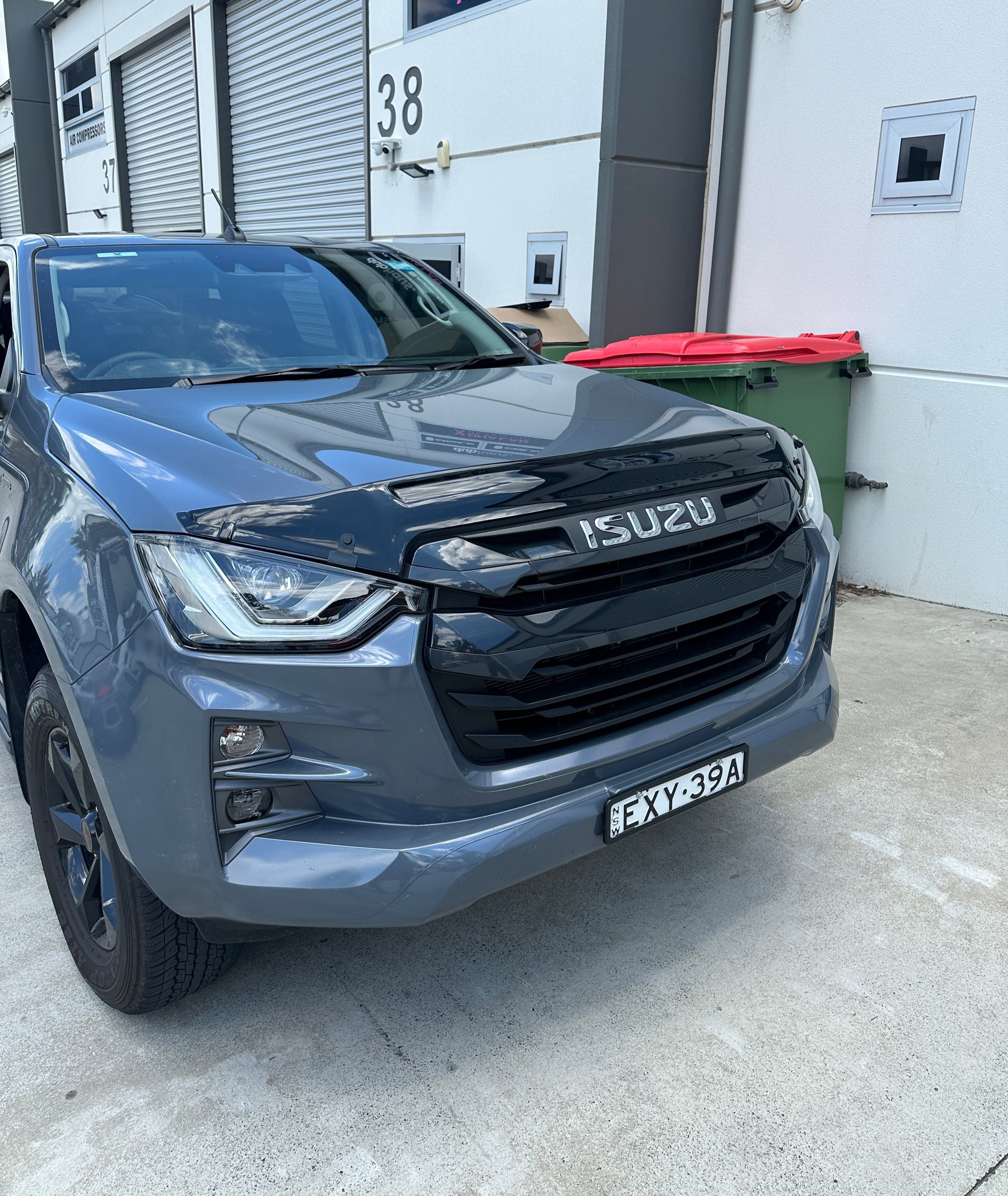 2020+ Isuzu D-MAX Bonnet Shield / Bonnet Protector