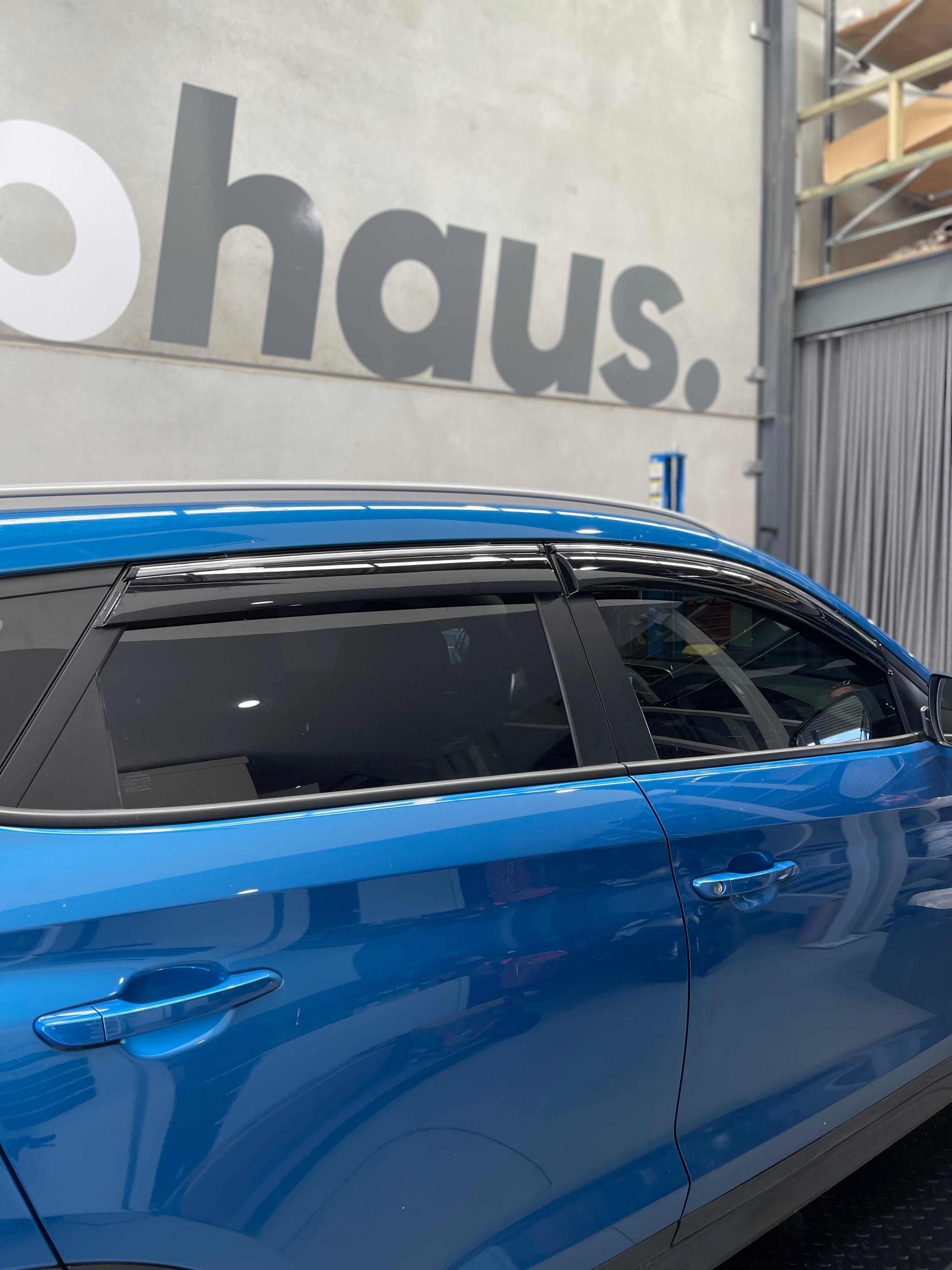 HYUNDAI TUCSON 2010 - 2015 (Chrome Trim) Window Visors | Weather Shields