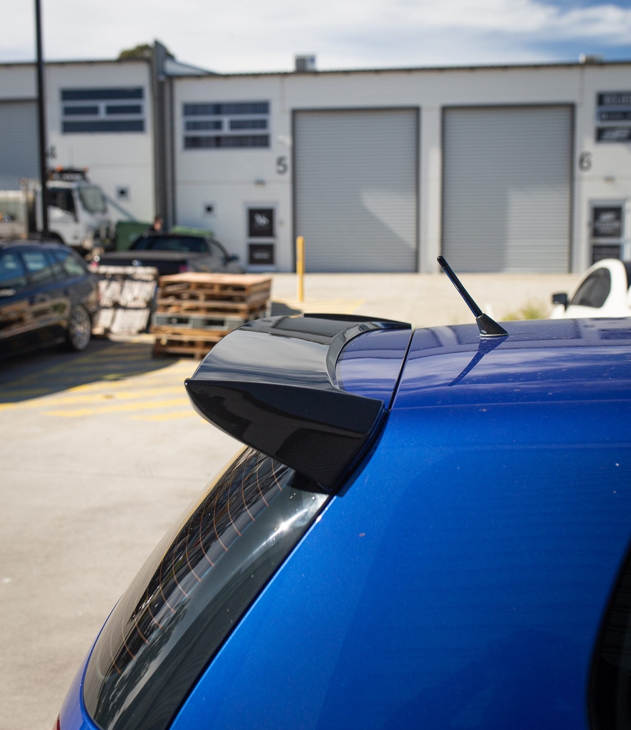 OSIR Style Gloss Black ABS Wing Spoiler for Volkswagen Golf MK5 GTI & R32