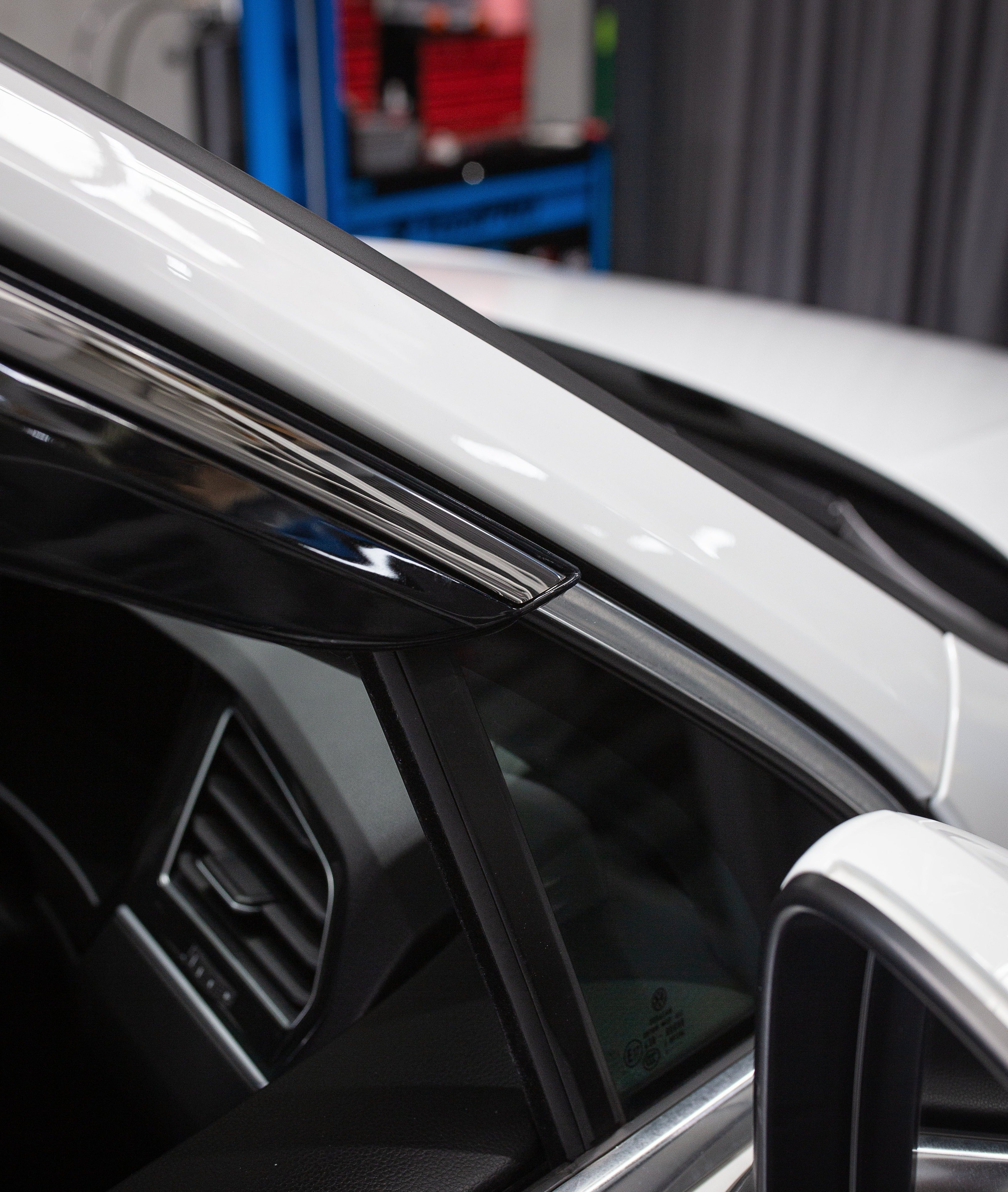 VOLKSWAGEN TIGUAN 2017+ (Stainless Trim) Window Visors | Weather Shields