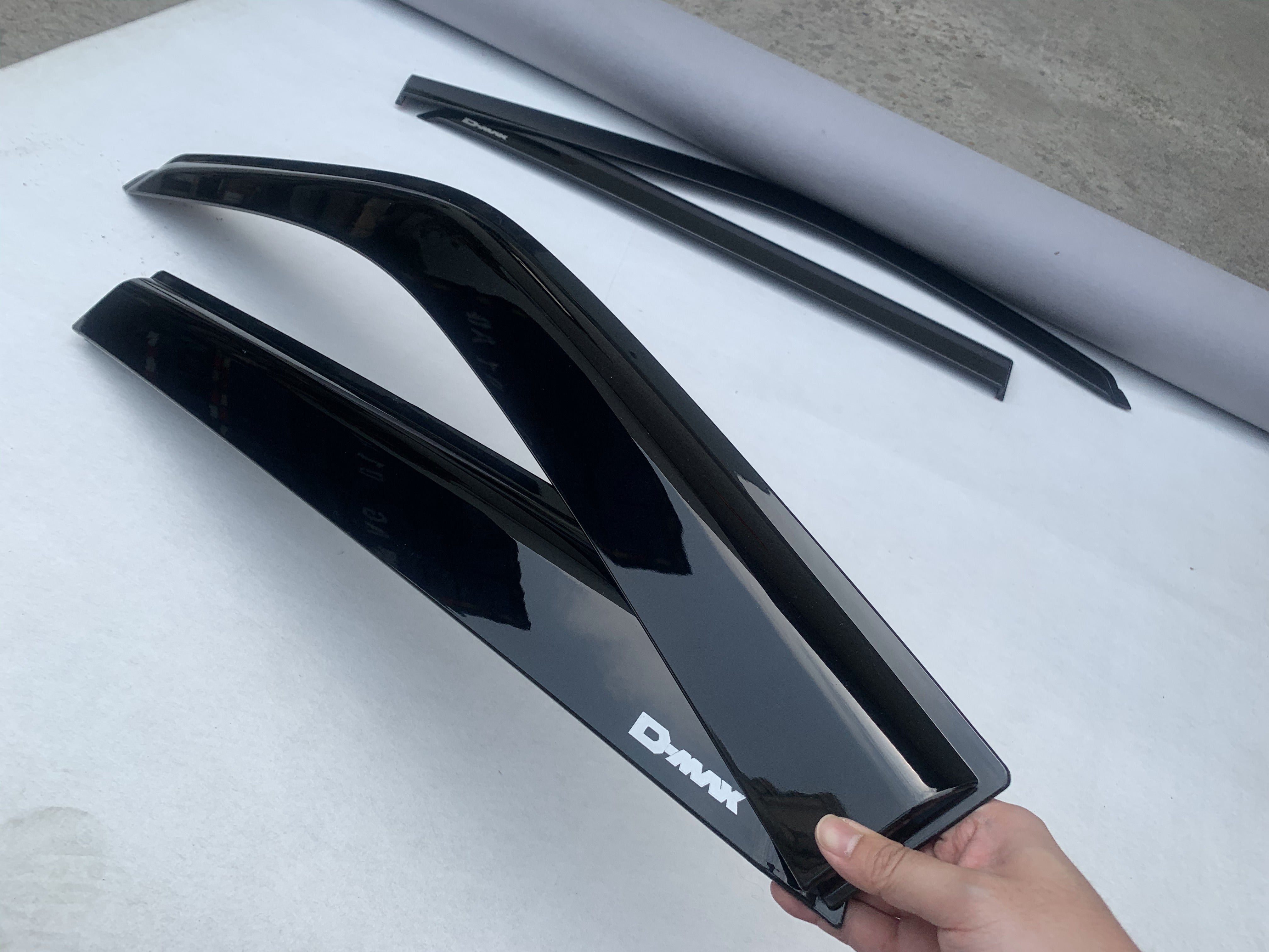 ISUZU D-MAX double cab 4dr 2020-2022 Window Visors | Weather Shields
