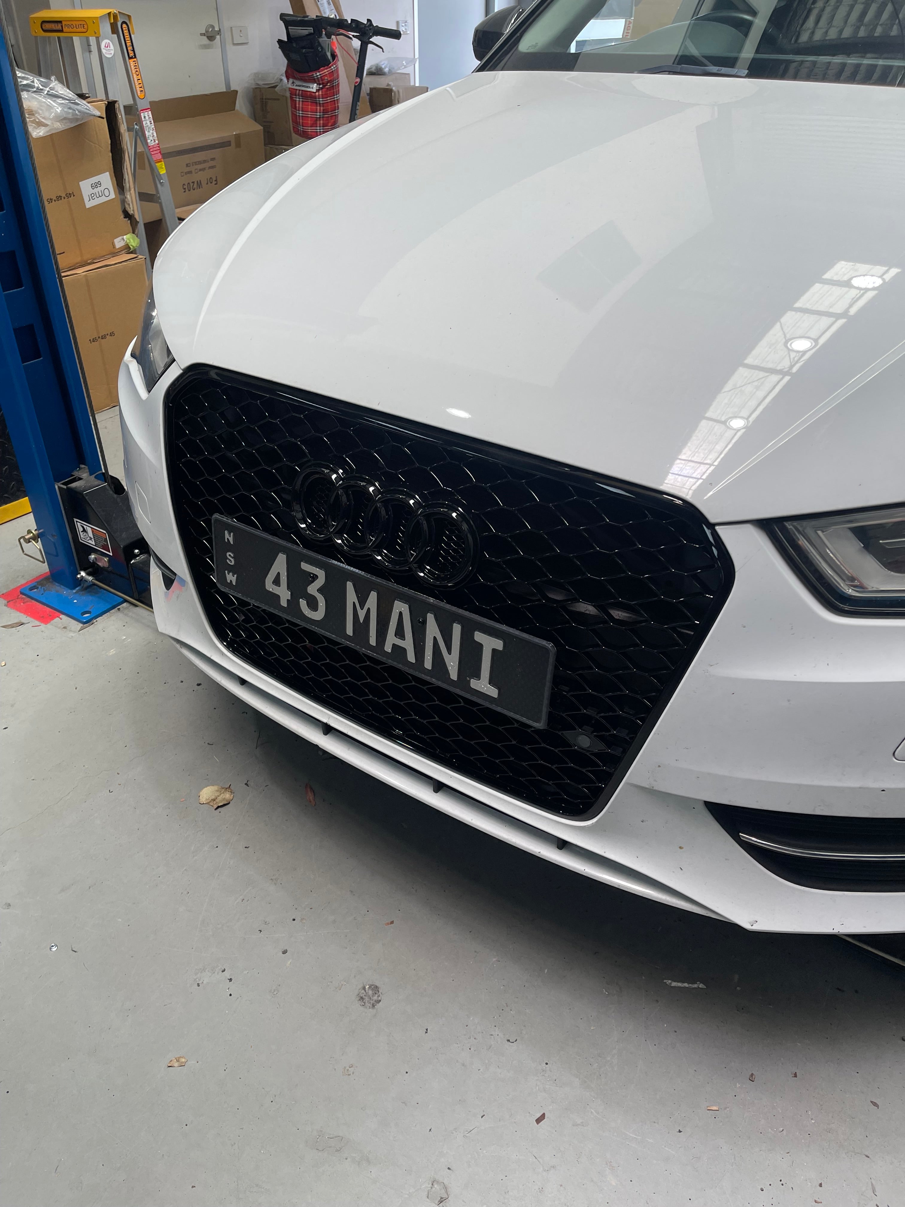 Audi A3 / S3 8V 2013–2016 RS Style Front Grille (Pre-Facelift, No ACC Cutout)