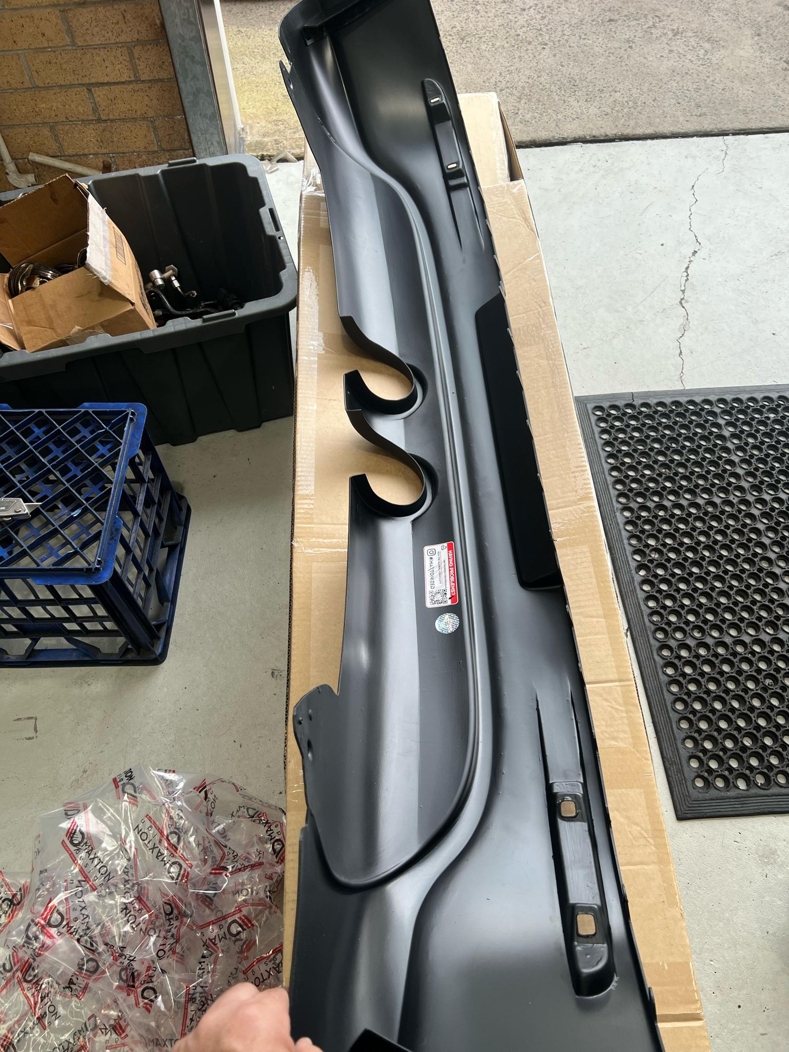 Maxton Design VW Golf Mk5 R32 Rear Bumper Valance With R32 Exhaust Holes - No Reflective lights