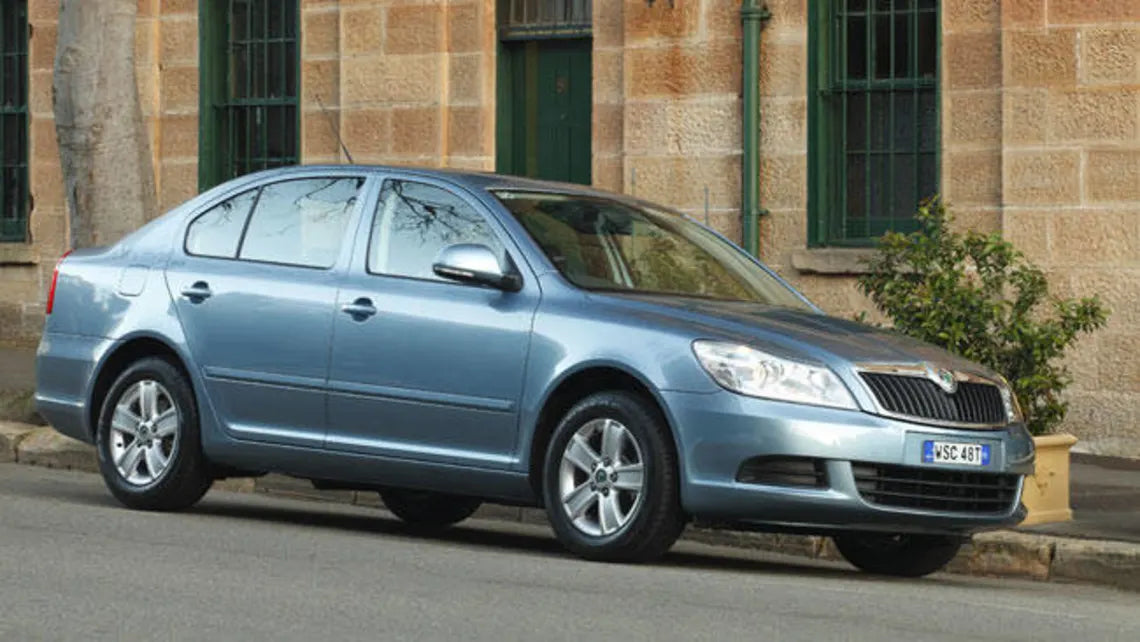 SKODA OCTAVIA 2005 - 2013 (Mugen Style Chrome Trim) Window Visors | Weather Shields