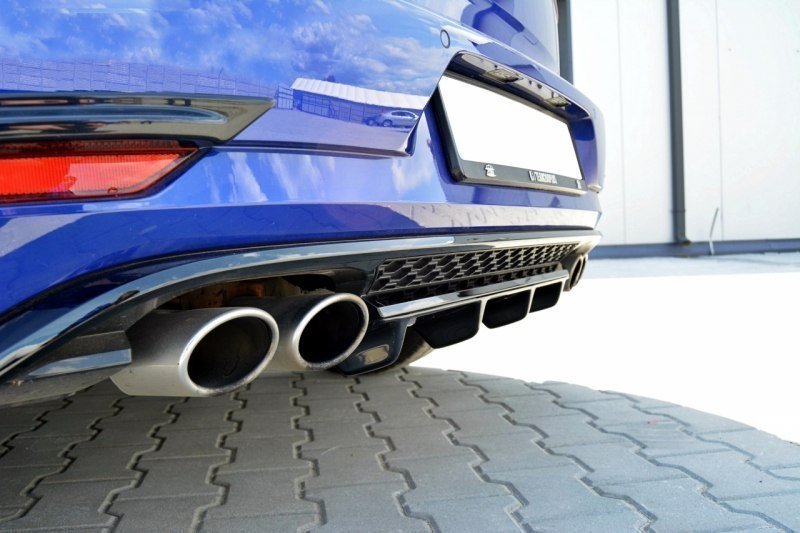Maxton Design Rear Central Splitters VW Golf Mk7.5 R (Facelift)