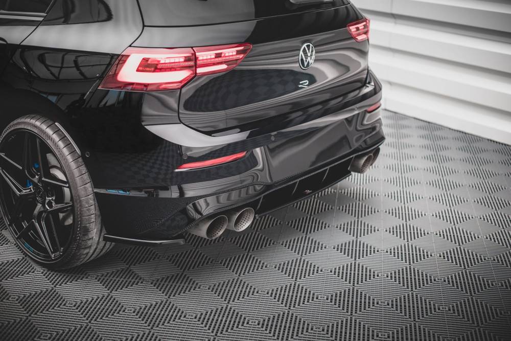 Maxton Design Central Rear Splitter VW Golf Mk8 R