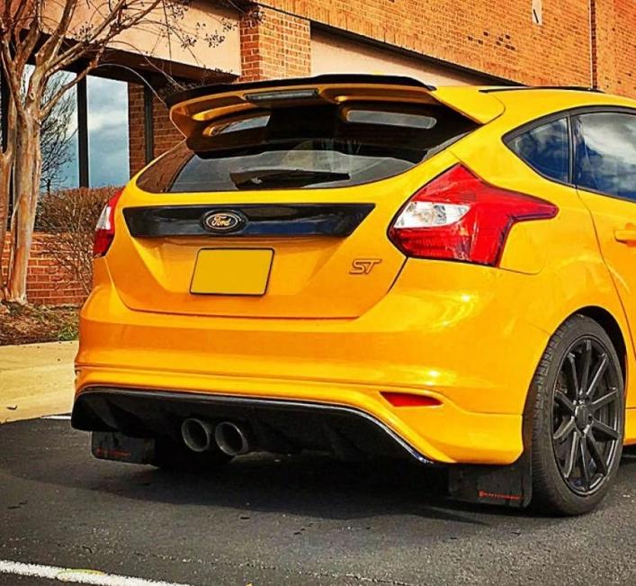 Maxton Design Front Ford Focus Mk 3 ST Rear Diffuser (Prefacelift)
