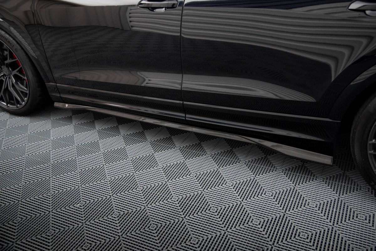 Maxton Carbon Fiber Side Skirts Audi RSQ8