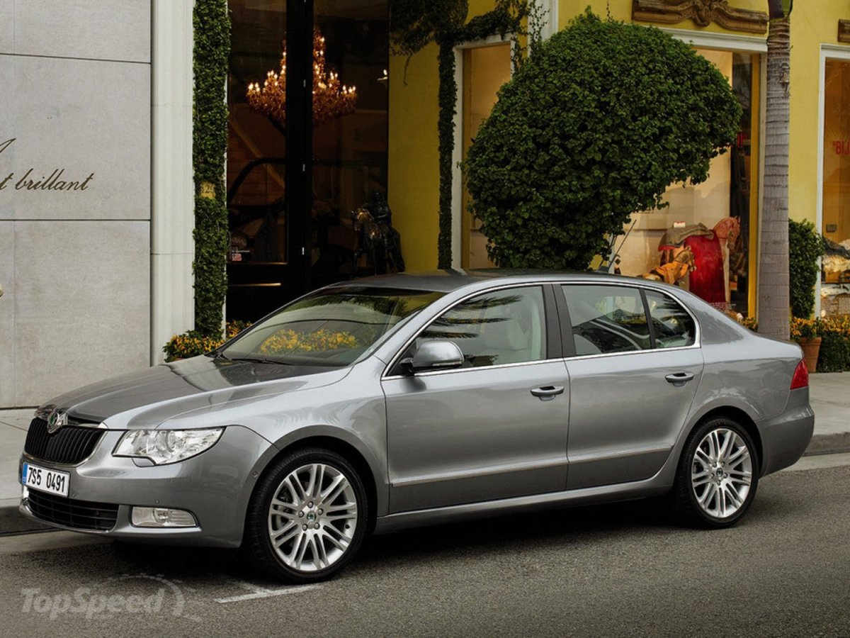 SKODA SUPERB 2008 - 2015 (Mugen Style Chrome Trim) Window Visors | Weather Shields