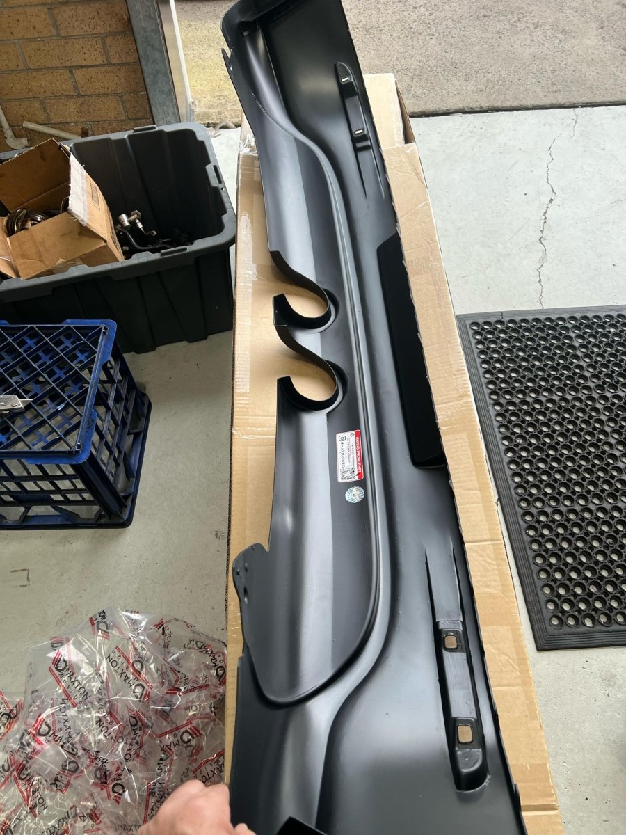 Maxton Design VW Golf Mk5 R32 Rear Bumper Valance With R32 Exhaust Holes - No Reflective lights