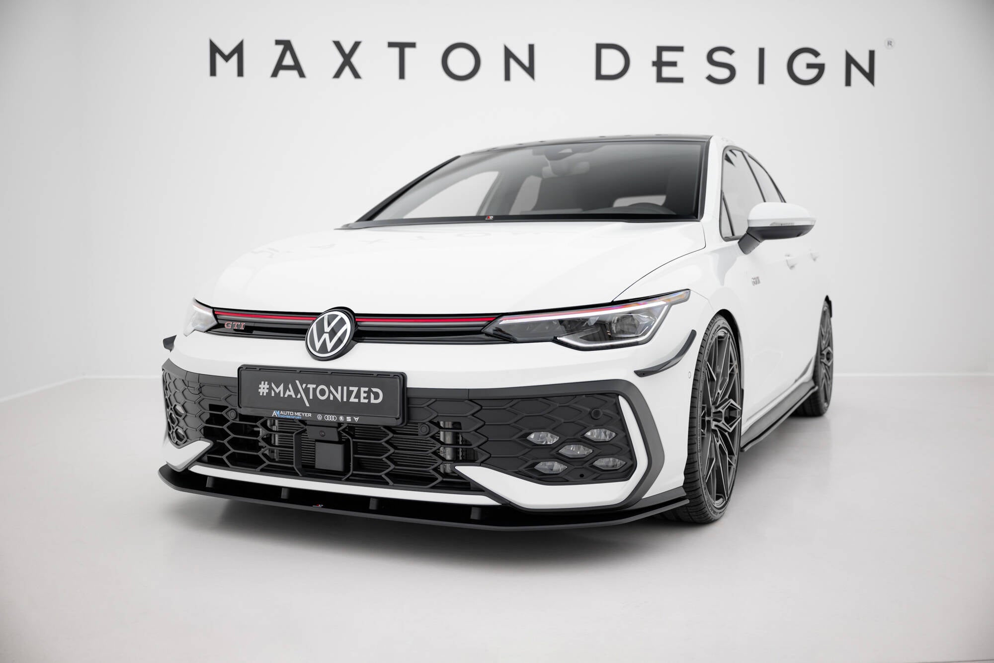 Maxton Design Street Pro Front Splitter Volkswagen Golf GTI / GTE / R-Line Mk8 Facelift